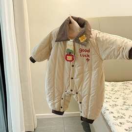 时髦婴儿衣服秋冬保暖加绒苹果熊外出棉服男宝宝冬装加厚连体棉衣