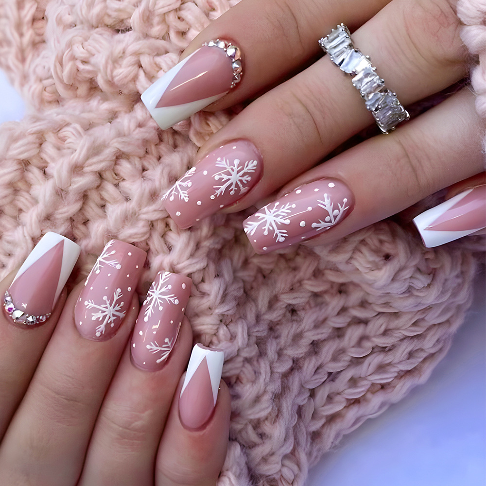 Polvo desnudo de copo de nieve decoración de uñas de Navidad venta caliente transfronteriza suave y delicada 24 piezas de parche de uñas falsas