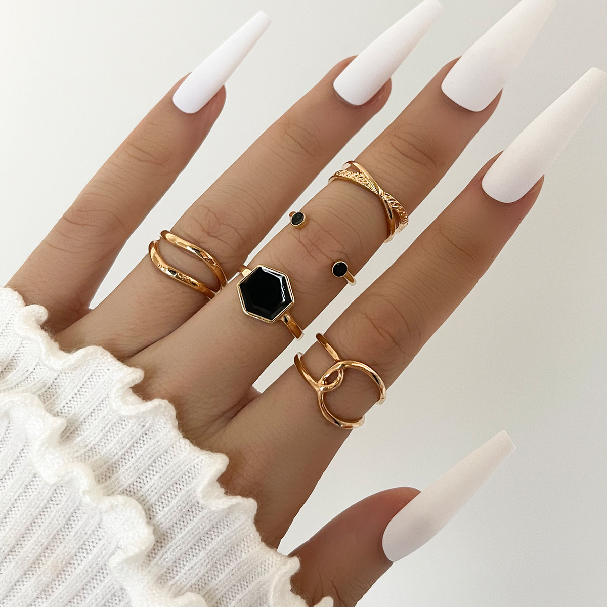 Cross-border Foreign Trade Retro Black Six-sided Geometric Dripping Hollow Ring Five-piece Set display picture 1