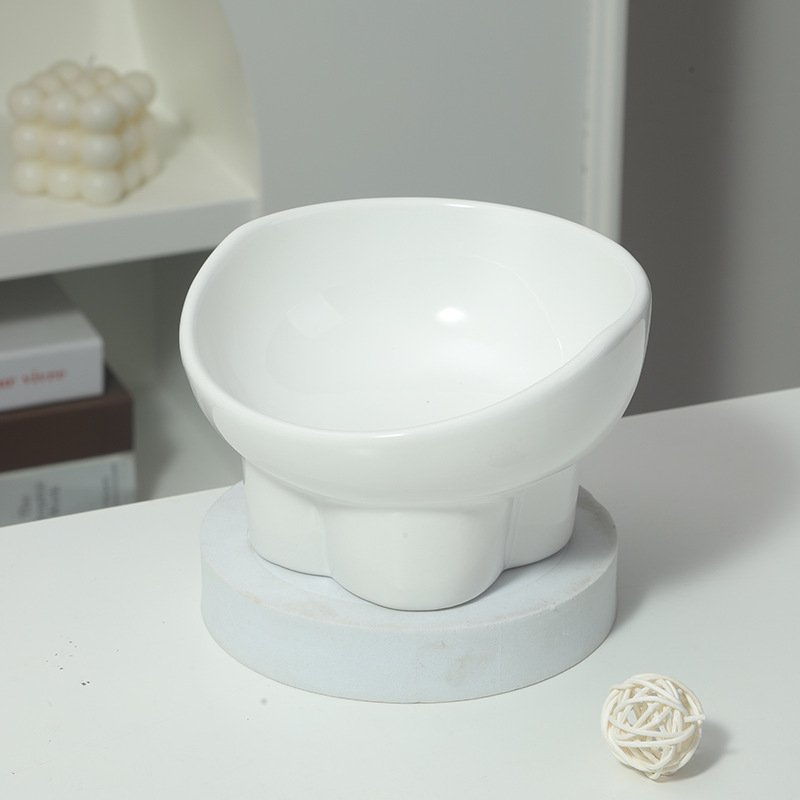 큰 흰색 잉곳 그릇