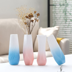 Ceramic vase with a minimalist and fresh style, suitable for water culture, featuring dried baby's breath flowers, white color, modern living room furniture decoration, elegant and stylish ornament