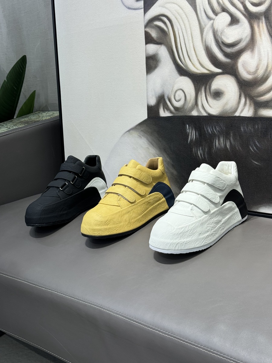 Sneakers alte da uomo in velluto con chiusura a strappo_voghion.com