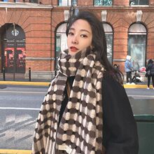 冬季新款防寒镂空加厚格子仿羊绒复古围巾女百搭保暖学生少女围脖
