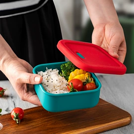 烹饪勺铲;保鲜盒、饭盒;蛋糕模