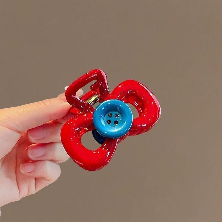 Button series-red bow