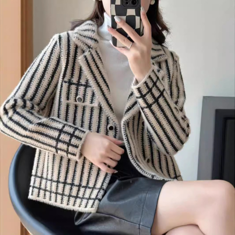 Knitted sweater short 2024 winter suit collar cardigan small fresh houndstooth mink velvet women's coat tide