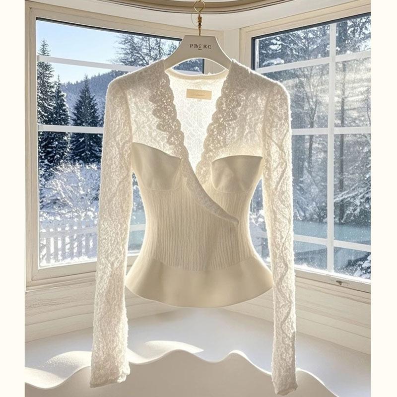 White Plush Lace Inner Bottoming Shirt 2024 New Elegant Slimming Look French Style Top for Women Winter