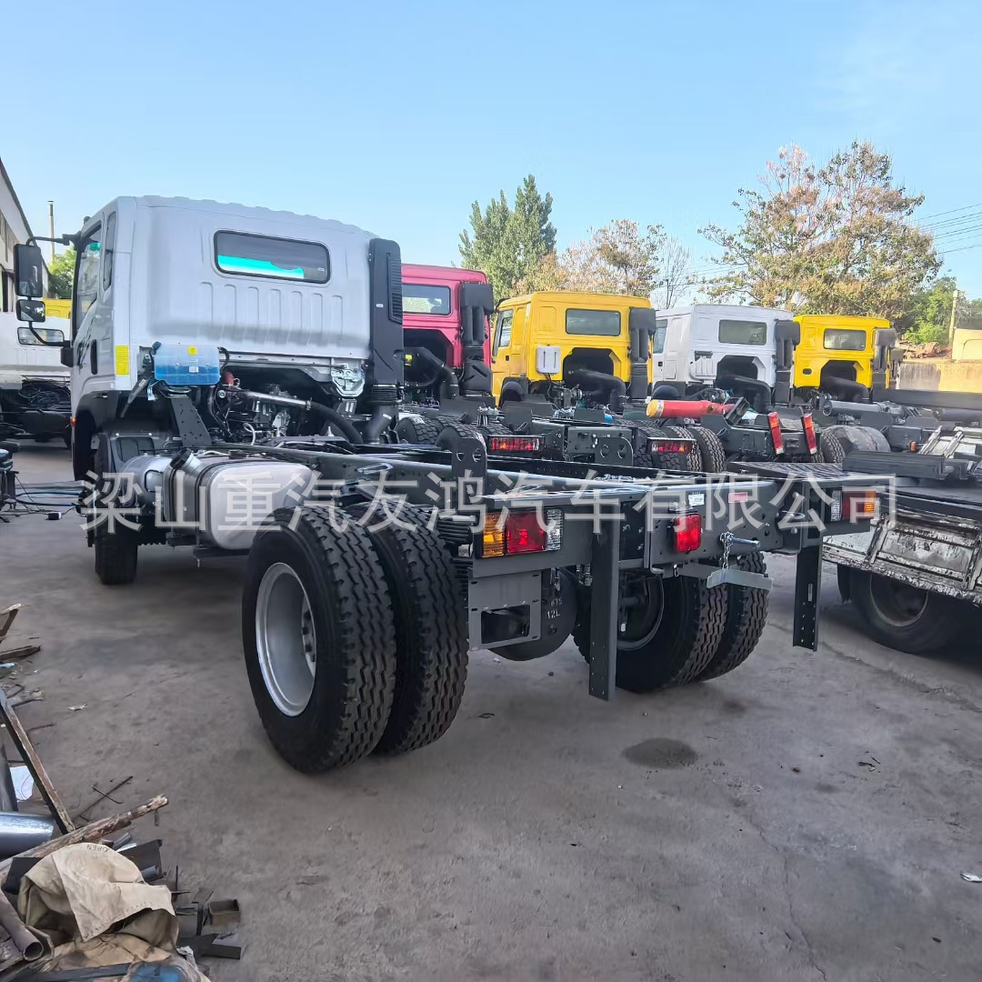 Sinotruk Howo Refurbished Dump Truck Rear Eight-Wheel Engineering Dump Truck Overseas Supply of Second-Hand 8*4 Earthmoving Truck