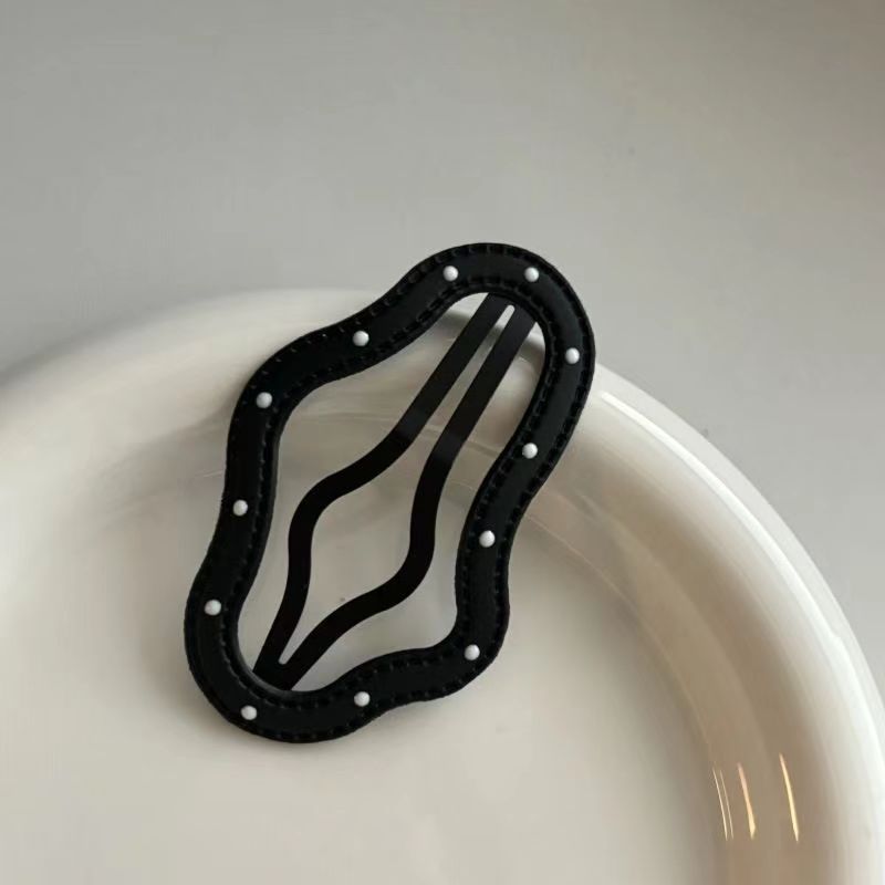 Wave dot clouds [black]