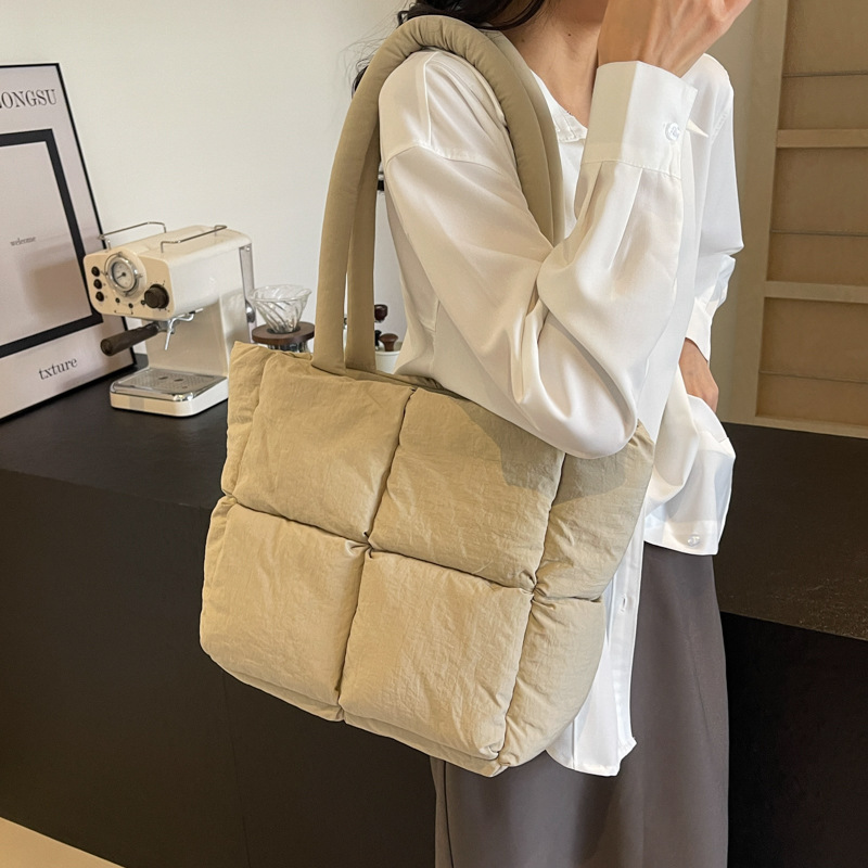 Bolso de mano de las mujeres de gran capacidad de la clase de estudiante de cercanías bolsa de hombro bolsa de tela de costura bolso de color sólido suave glutinoso bolsa de soplo