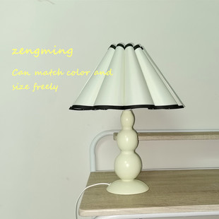 Nordic Luxury Hulu Table Lamp Plum Blossom Petal Cream Vintage Pleated Table Lamp European Style Bedroom Bedside Study Lamp
