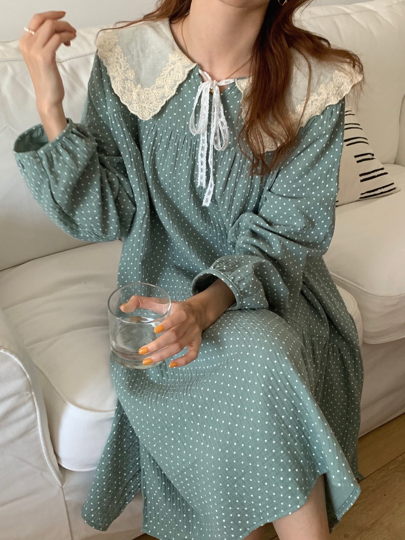 グリーンのスカート