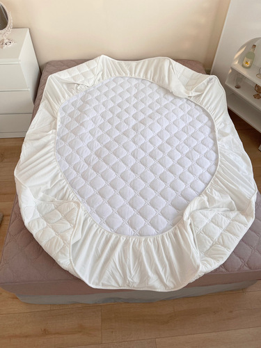 Thickened and high-dyed yarn-dyed washed quilted bed sheet single piece non-slip Simmons mattress protector washed bed cover