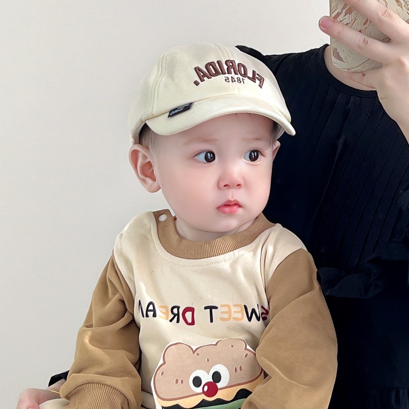 Sombrero de bebé primavera y otoño letras extranjeras para niños sombrero de boca de pato de bebé otoño y invierno corto para niños sombrero de béisbol de sombra de la marea