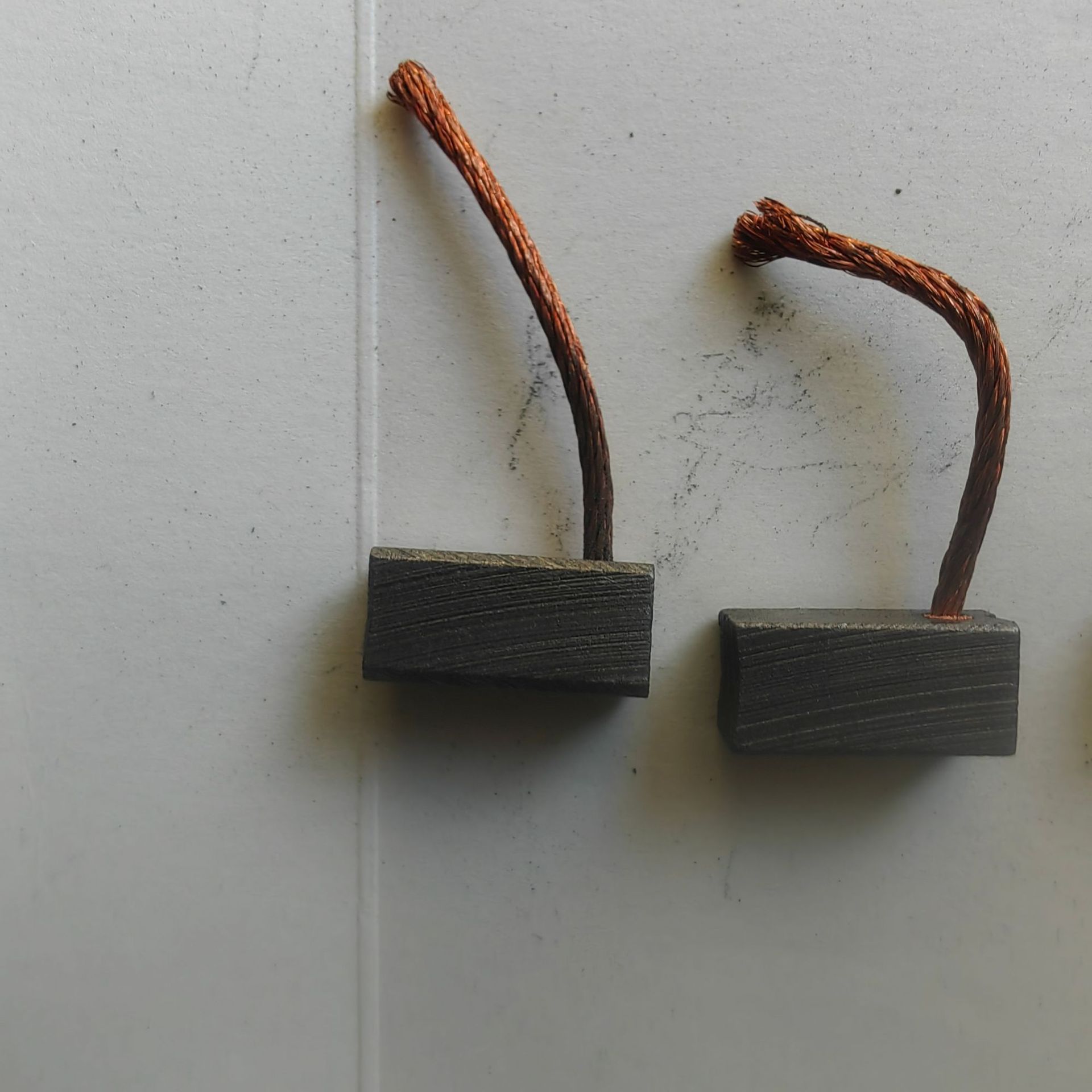 供应座椅电机碳刷电刷汽车窗电机中小直流电机(图)