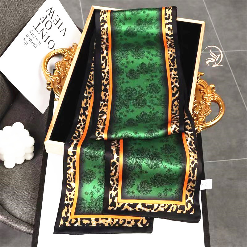 春と秋の絹織物のリボンの長いスカーフの長いマフラーの女性のスカーフの贈り物はすぐに卸売りします。