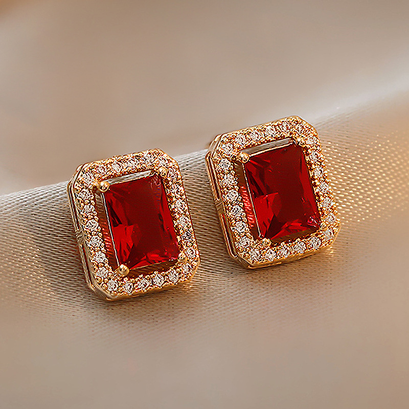5g Weight Artificial Gemstones Inlay Material Earrings Classification Housewarming, Anniversary, Business, Wedding, Travel, Birthday, Festival Occasion Rhinestone Material Geometric Pattern Women'S Gender Fashion Style Green, Silver Color Retro Red Green Rhinestone Square Earrings Wholesale Nihaojewelry 2
