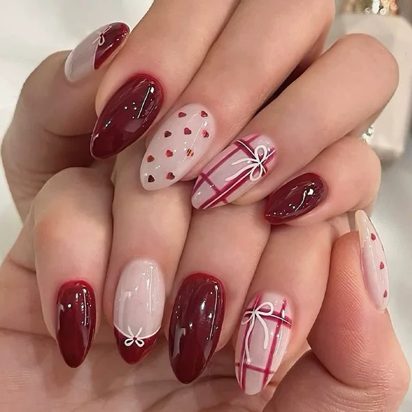 30 Pieces of Cross-Border Handmade Almond-Shaped Nail Tips, Valentine's Day Pink Heart Polka Dot Nail Art, Wholesale Wearable Nail Tips