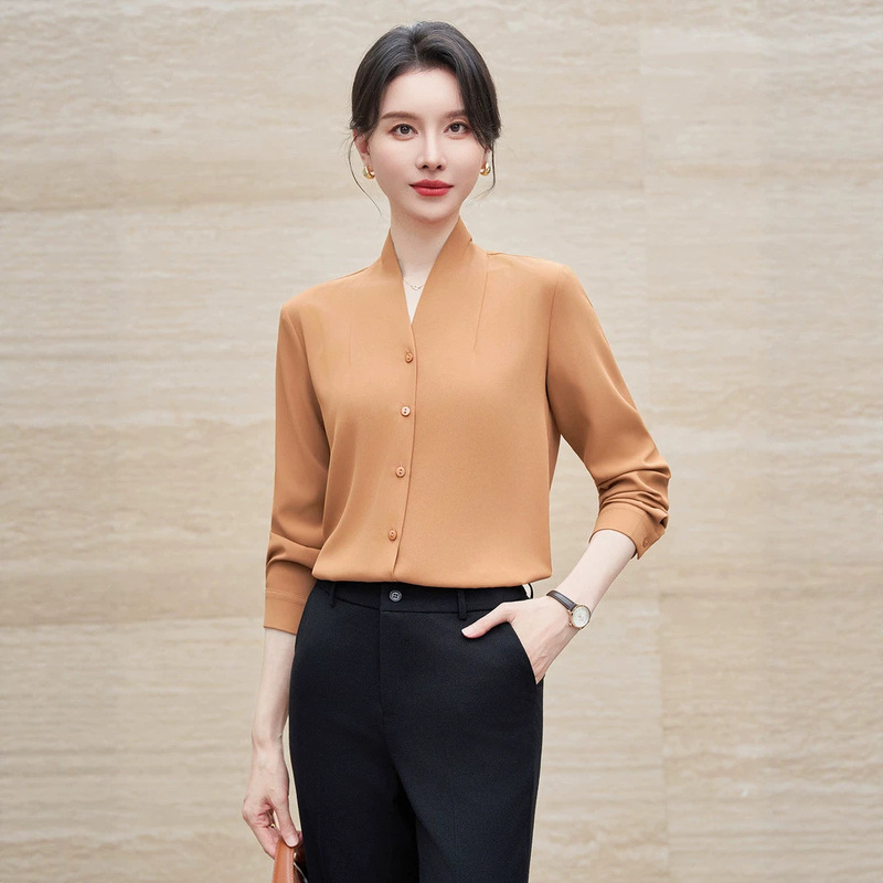 [Hot-selling item for export] Light beige chiffon V-neck long-sleeved shirt for women, 2026 autumn/winter collection, suitable for work and professional settings
