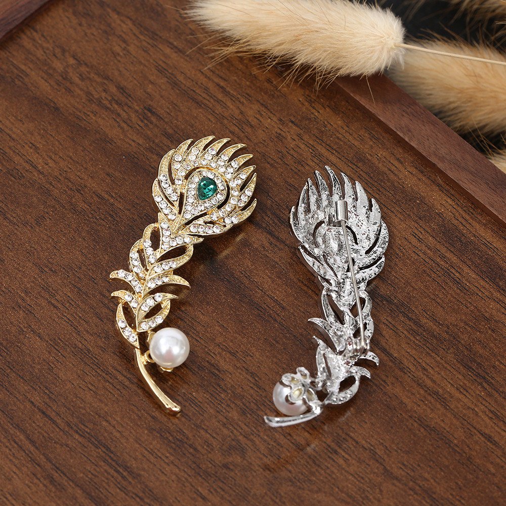Retro Vintage Style Pin Leaf Peacock Colorful Alloy Feather Zircon Unisex Corsage display picture 23