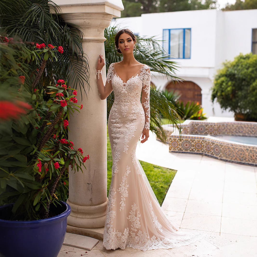 Foreign Trade Hot 2025 New Deep V Neck Long-Sleeved Large Backless Slim Lace Small Tail Fishtail Wedding Dress Travel Photography