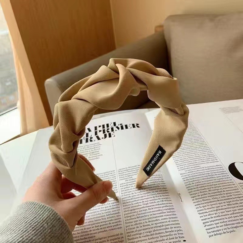 Corea del Sur Dongdaemun elegante plisado de ala ancha de color sólido simple diadema de moda retro tela pelo presionando diadema accesorios para el cabello para las mujeres