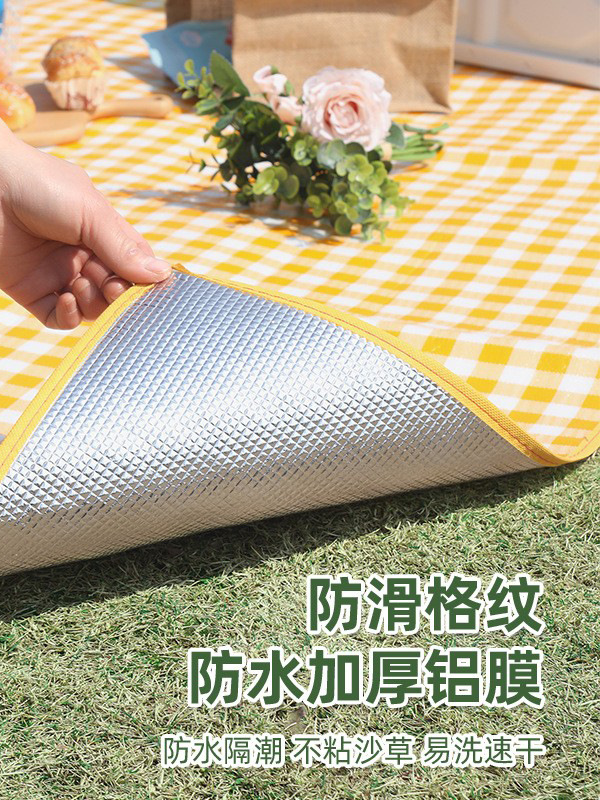 ピクニックマット屋外徒歩レジャー公園の座布団を厚くして、野外の炊飯マットを持ってキャンプします。|undefined