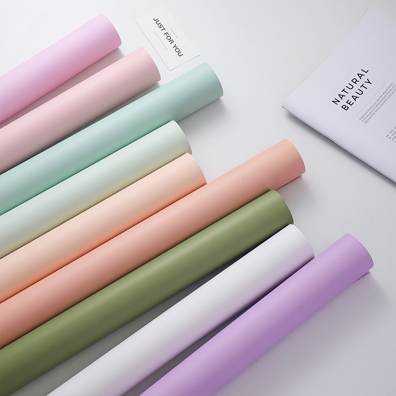 Nuevo paquete de ramo de flores 8.5 seda elegante viento de niebla matte papel de embalaje impermeable espesado papel de color sólido florista