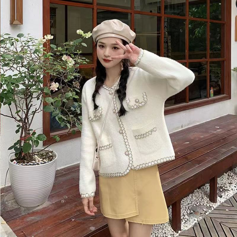 French Style Short Outwear for Women 2023 Autum New Fashion Ladylike Elegant Round Neck Knitted Cardigan Top