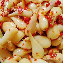湖南特产剁椒香辣藠头咸菜下饭腌制可口即食酸辣藠头下饭菜罐装