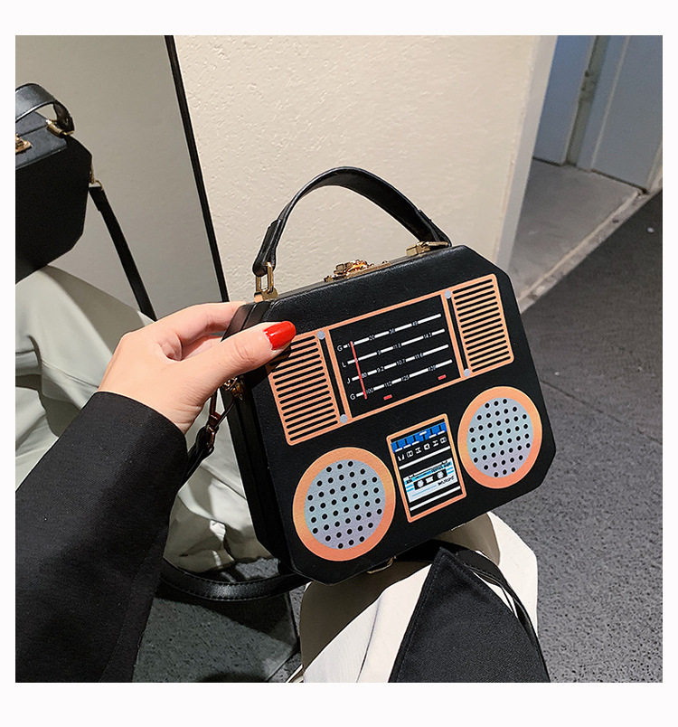 Niche Design Bag 2021 Autumn And Winter New Trendy Fashion All-match Messenger Portable Box Small Square Bag display picture 7