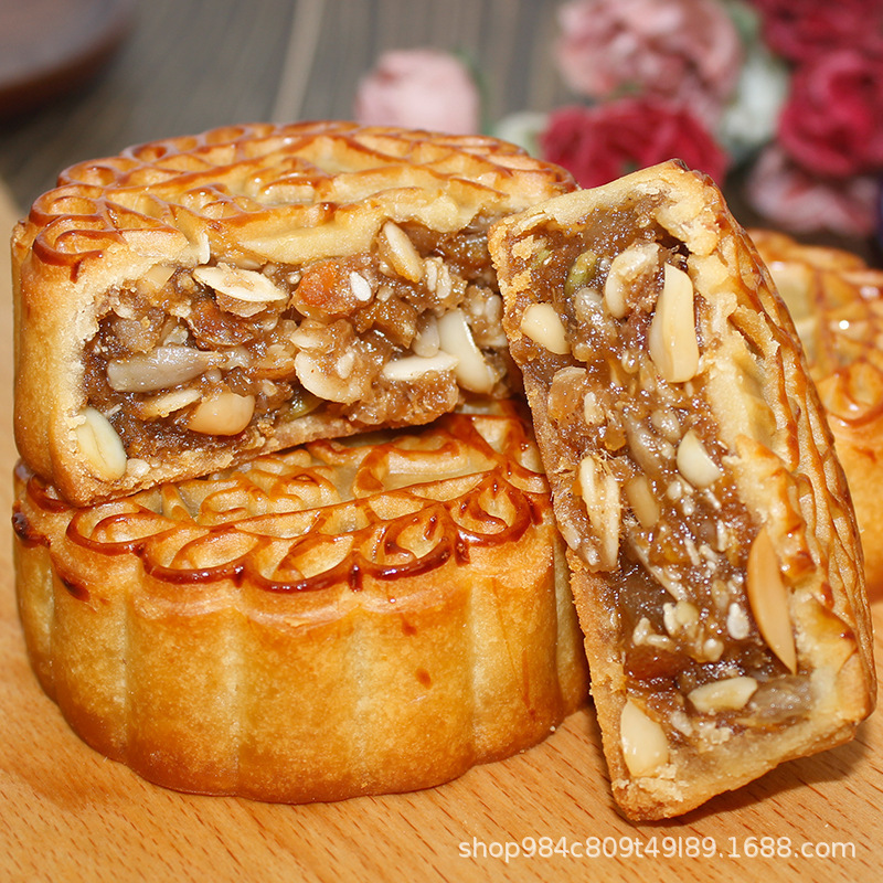 Cantonese-Style Wuren Char Siu Mooncake with Egg Yolk and Lotus Paste, Traditional Tube-Packed Mid-Autumn Mooncake (Factory Direct Sale)