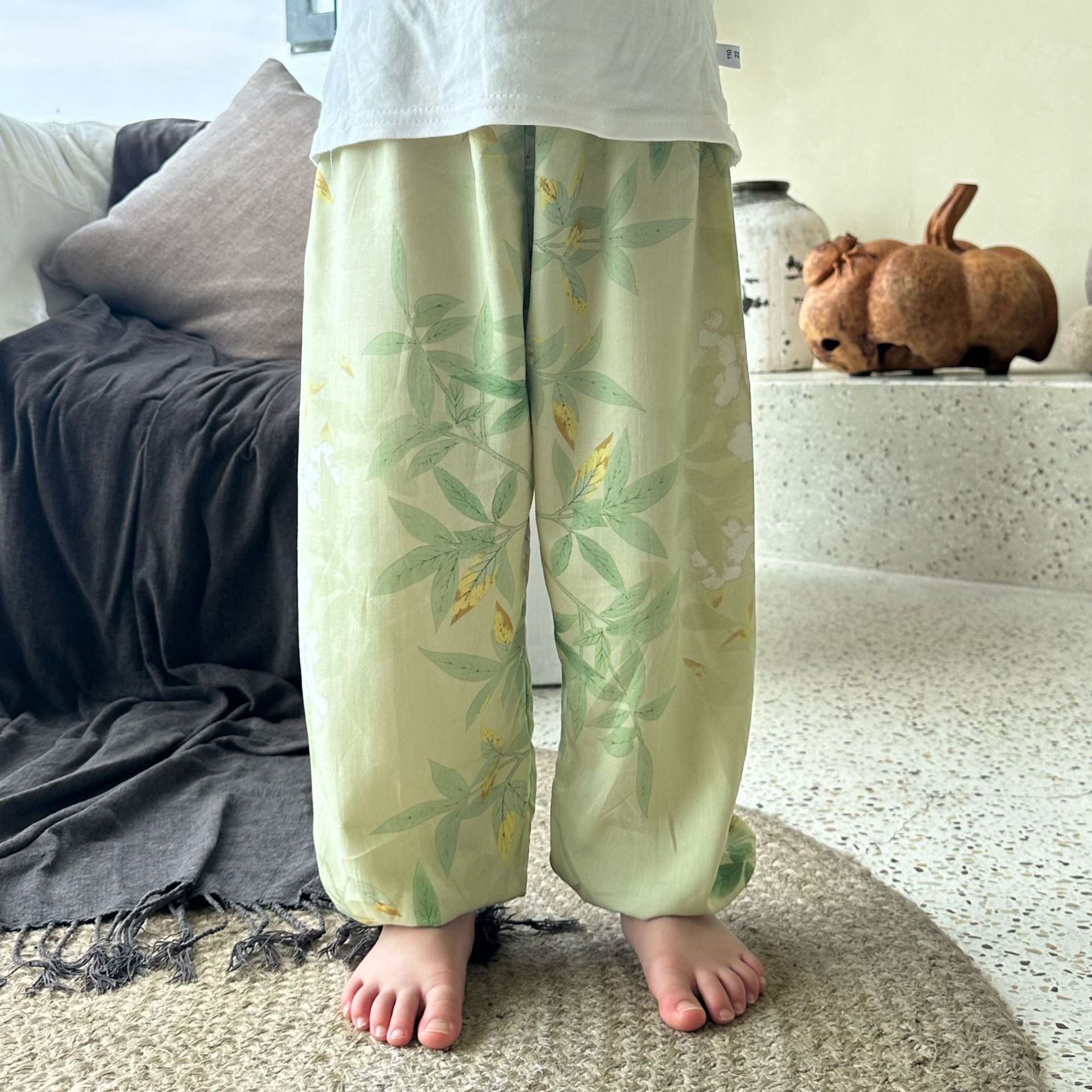 Pantalones anti-mosquitos para niños, estilo fino de verano para bebés, ropa de verano para niños y niñas, pantalones largos de linterna para niños de mediana edad, pijamas de seda de algodón, ocio