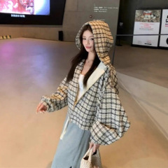 法式连帽小香风外套女秋季新款宽松复古设计感小众高级感夹克上衣