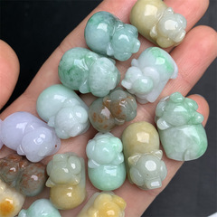 卸売りミャンマー翡翠A品三彩福豚立体生肖豚子豚ペンダント種水足に雑裂がない