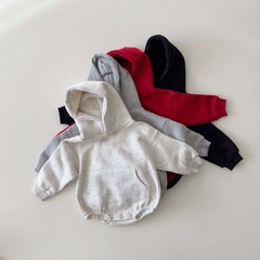 赤ちゃんの秋のアルファベットの刺繍運動風のお尻の服の男女の赤ちゃんのカジュアルな頭の三角の服は外に出て服を登ります。
