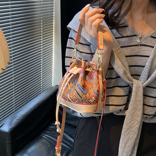 2025 New Korean Version Children's Parent-Child Style Handbag Crossbody Mini Bucket Bag Printed Bag Women's Bag Wholesale