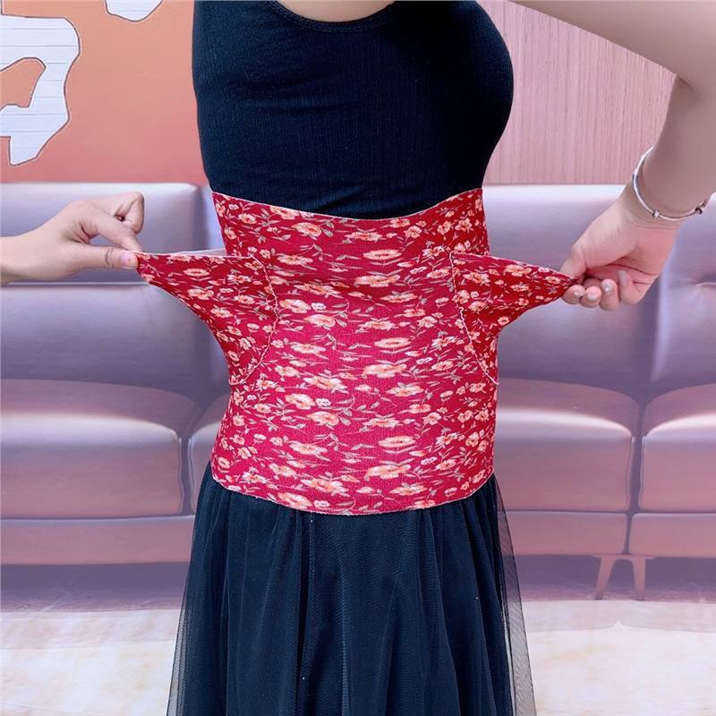 絨徳保温腰をかばっている男性女性は腹部を修理してお腹を温めます。|undefined