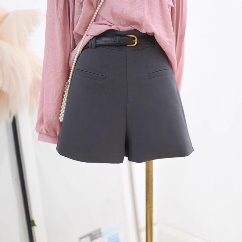 Black Suit Shorts for Women, 2026 Summer New Style, High-Waisted, Slimming, Versatile, Casual Wide-Leg Pants for Petite Sizes