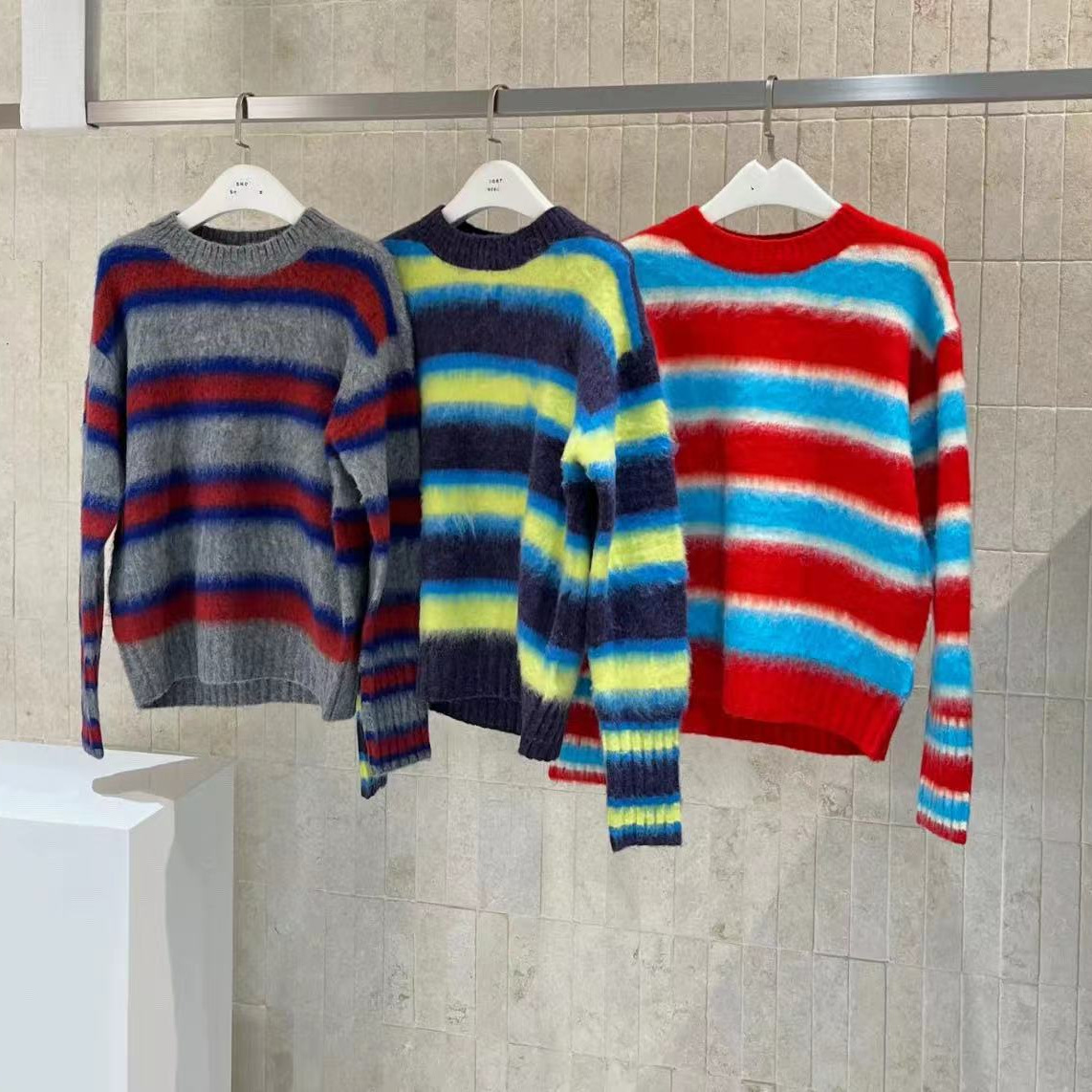 줄무늬 느슨한 니트 패션 대조 가을과 겨울 스웨터 디자이너 탑