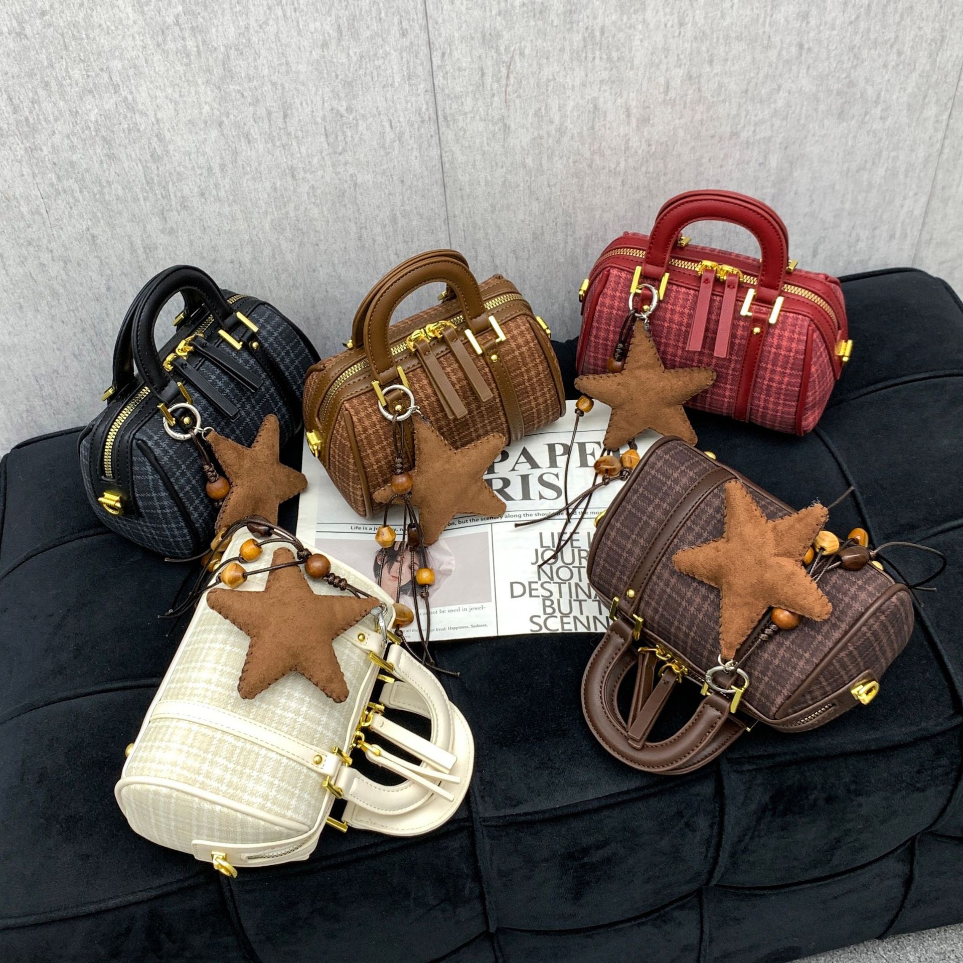 Fall/Winter 2026 New Boston Bag, High-Quality Niche Handbag, Fashionable Versatile Crossbody Bag, Pillow Small Bag