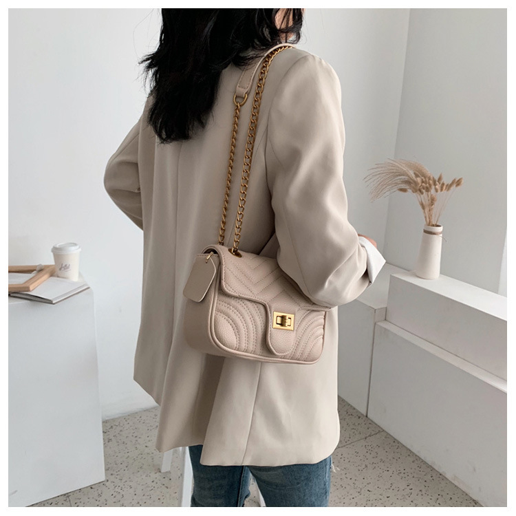 Textured small bags for women 2023 new bags Korean style fashion casual one-shoulder crossbody lock chain small square bag_voghion.com