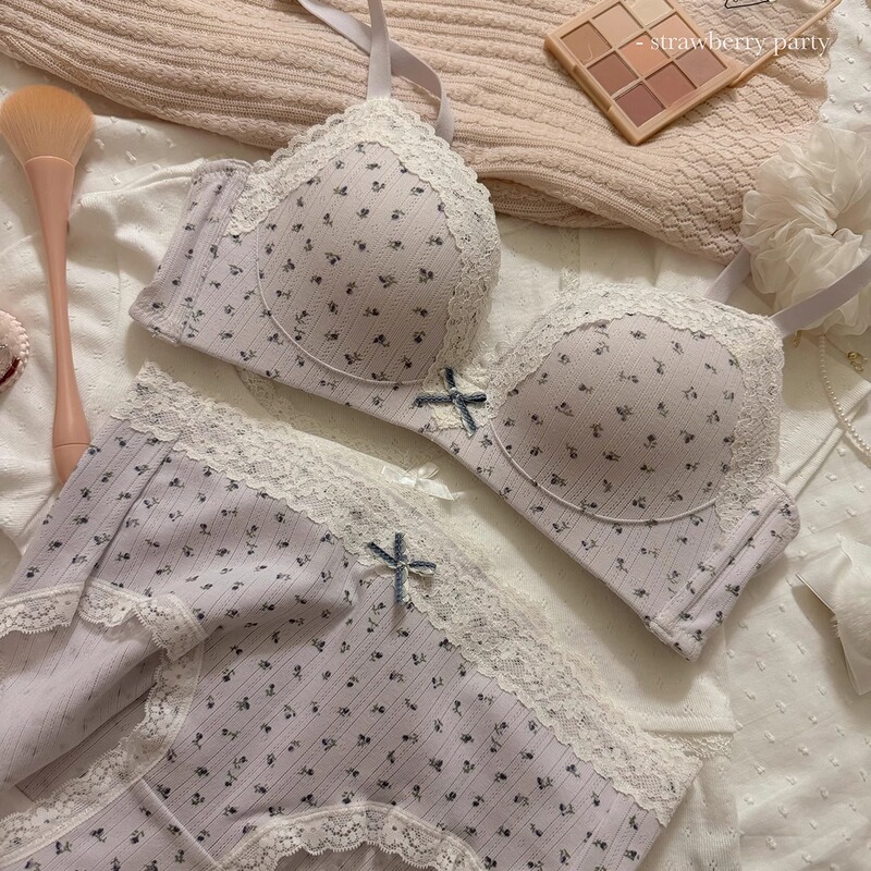胸が小さい女性向けの甘くて爽やかな花柄の下着、ワイヤーなしのプッシュアップ、副乳を引き締める、快適なレースのシームレスブラ|undefined
