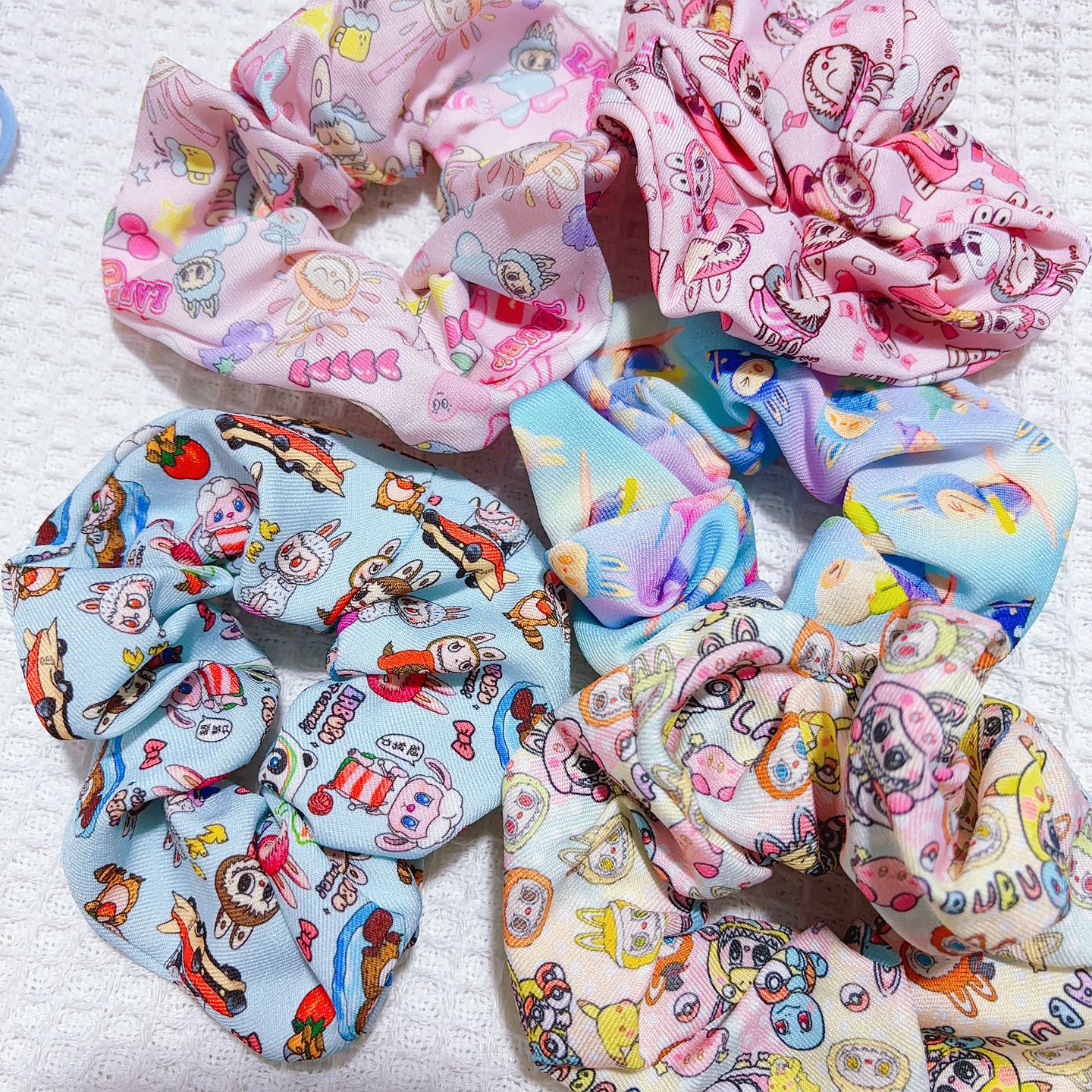 랜덤 색상 라부부 원단