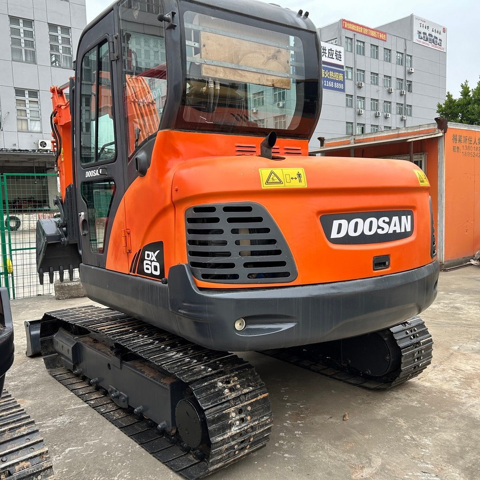 常年销售Used excavator 斗山DX60挖掘机 小型挖掘机外贸出口