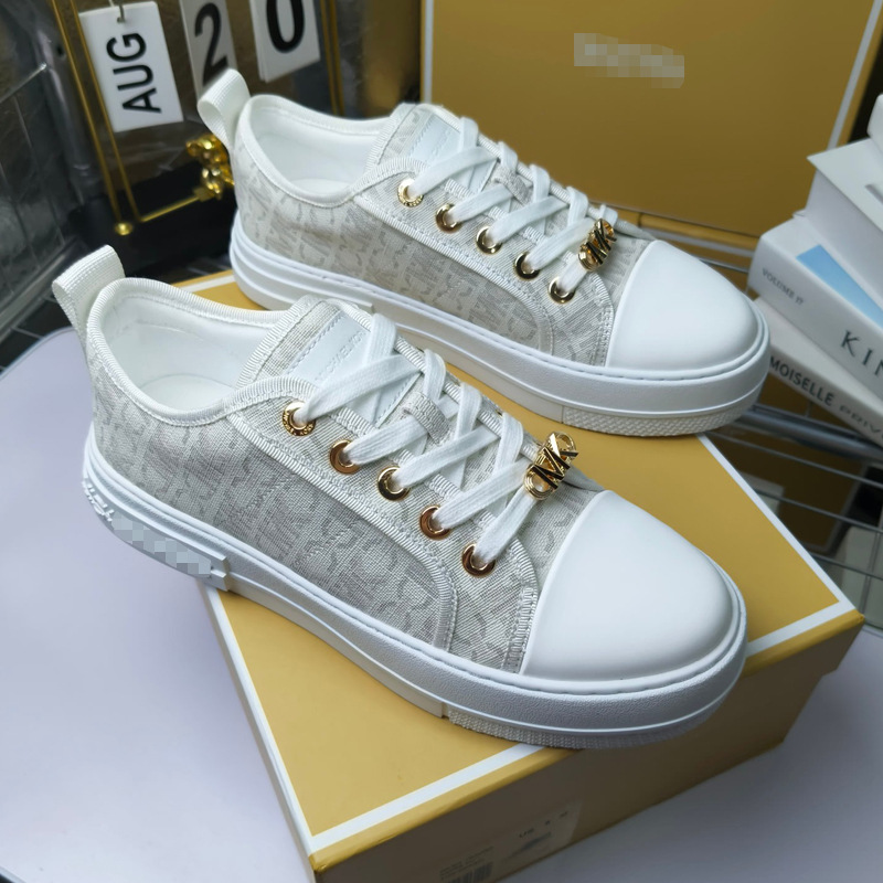 European and American fashion casual small white shoes 2025 new leather letter metal buckle shoes flat temperament comfortable foreign trade