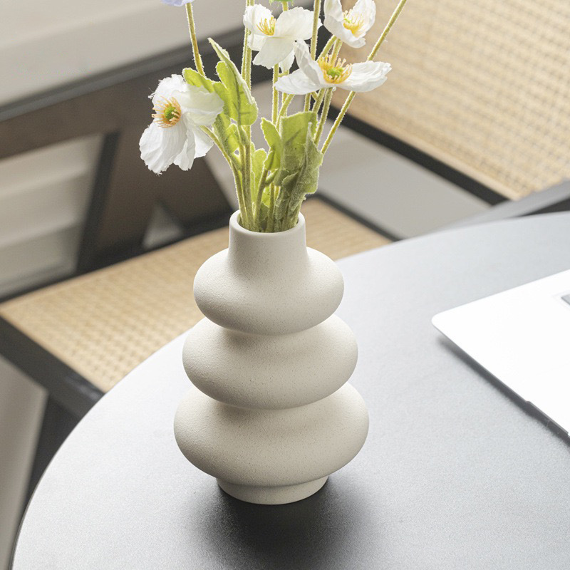 Vaso de cerámica simple moderno en el estilo de la decoración del hogar de alojamiento de la decoración del círculo de la decoración del círculo de un envío gratuito estilo nórdico