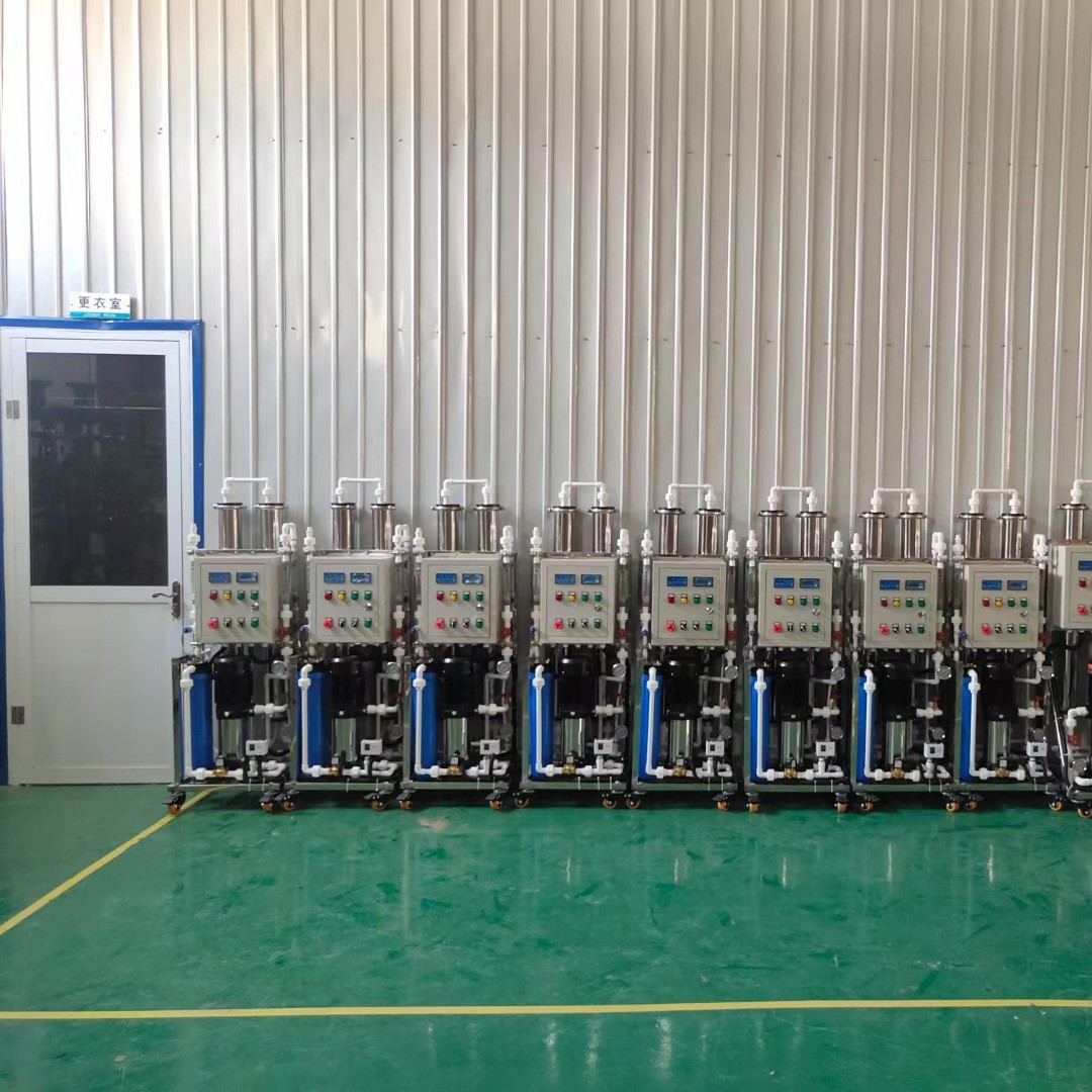 Venta al por mayor 0.25T-10T equipo automático de ósmosis inversa sistema de dosificación máquina de agua pura equipo de agua potable directa RO