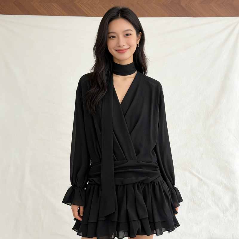 Elegant Black Halter V-Neck Dress for Women, Waist-Cinching, Slimming, with Flared Sleeves and Ruffles, Sweet and Cool Style Short Dress