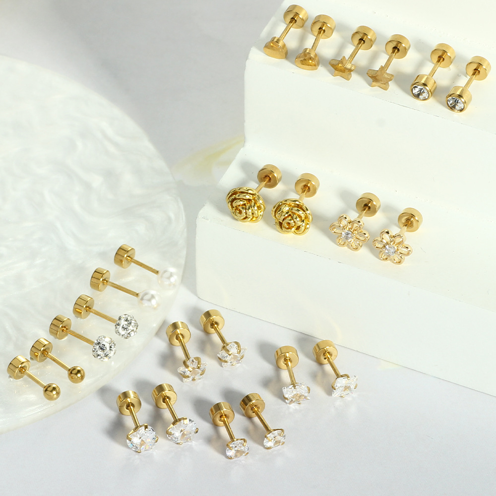 Silver pointed spike labret stud material detail